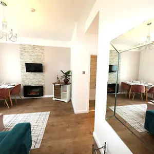 Amprenta - Gorgeous Interior Designed 1 Bedroom Apartment